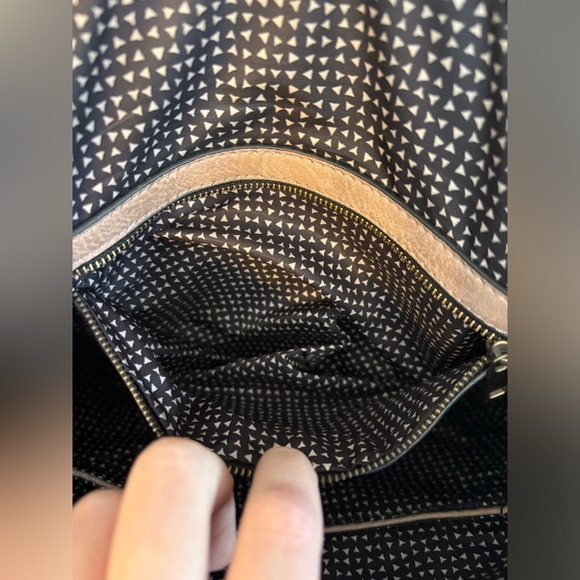 Antik Kraft Shoulder Bag - Picture 7 of 14